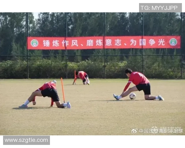 冬季足球训练全攻略提升球员技能与体能的最佳方案