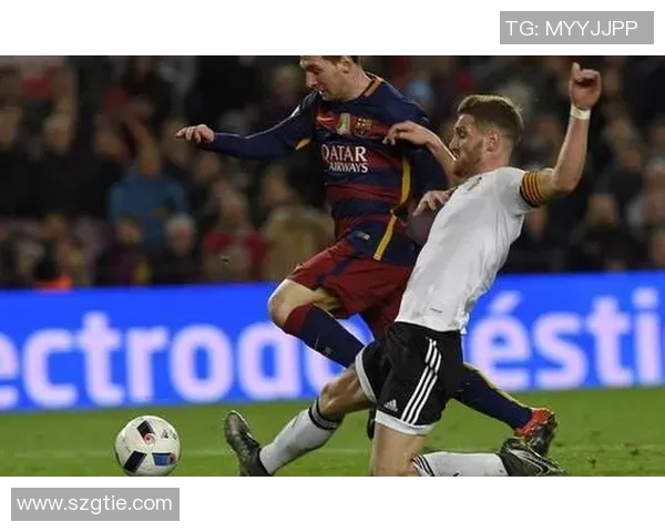 铲球足球技巧解析与实战应用提升你的比赛表现与团队协作能力