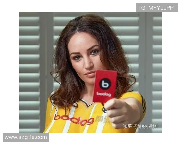 外国足球宝贝人体彩绘艺术展现运动与美的完美结合