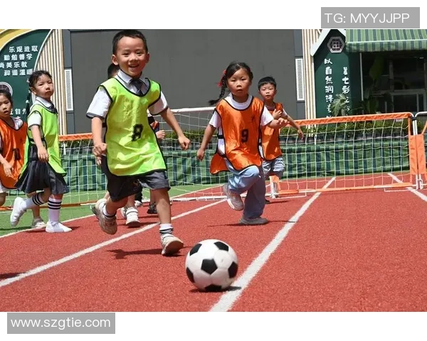 学校足球旗的意义与影响：培养团队精神与增强校园文化的双重作用