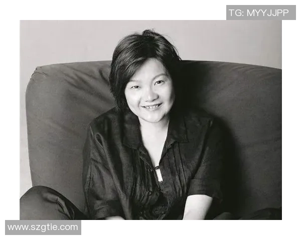 洪晃足球：探讨中国足球发展的新机遇与挑战，展望未来的希望与梦想